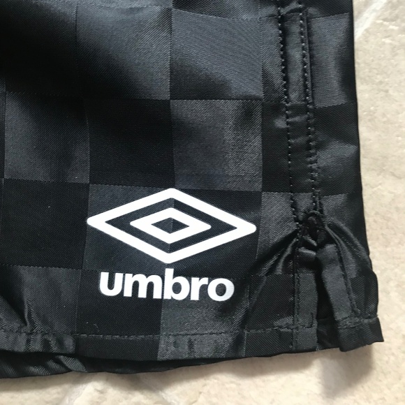 NEW Umbro Soccer Shorts Black Check Kids XXS - Picture 2 of 8